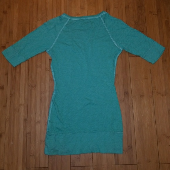 AE Vibrant aqua green soft v neck tee. Brand new - Picture 2 of 2